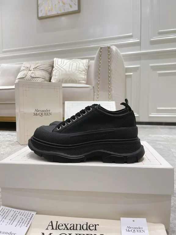 Alexander McQueen Shoe 